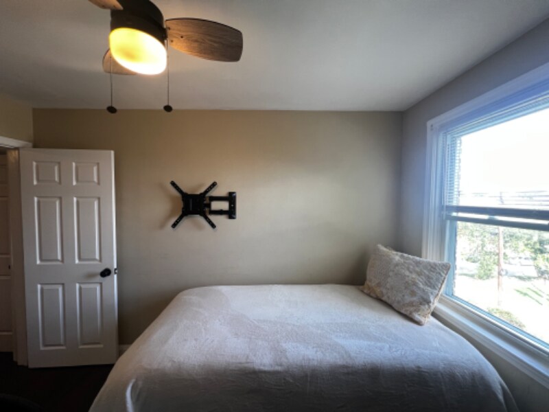 Photo - 1604 Lochwood Rd