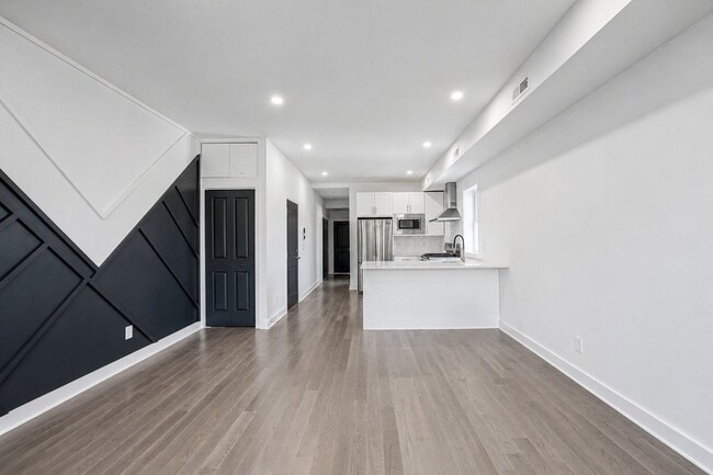 Photo - 1542 Tasker St Unit 3F