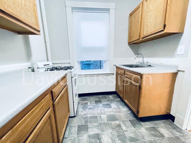 Photo - 75 Chester St