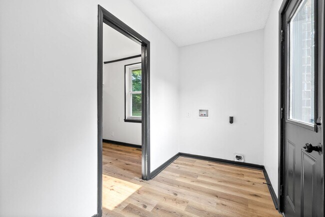 338 Woodale Dr