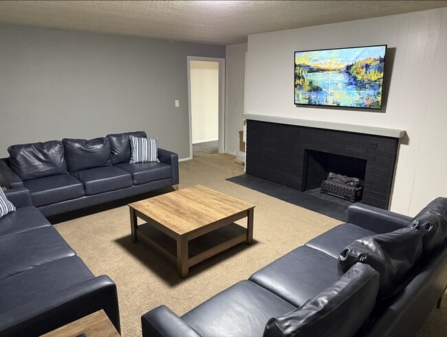 Photo - 1137 NW Dixon St Unidad Main House