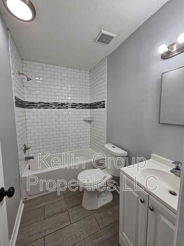 Photo - 1041 N Brunnell Pkwy