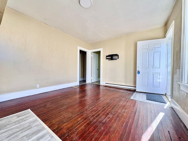 Photo - 1508 Hermosa Pl