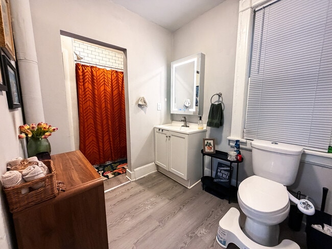 Bathroom - 2477-2479 N Dousman St Unit 2479A