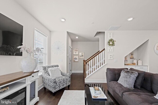 4830 Franklin Cir