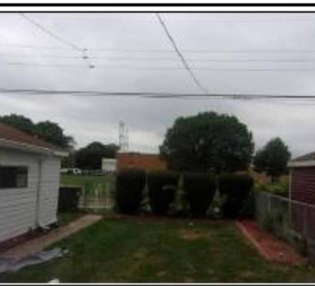 Photo - 13622 S School St