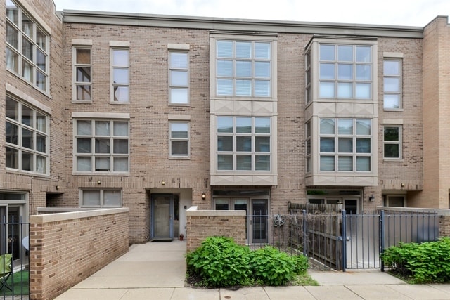Photo - 2375 N Wayne Ave Condo