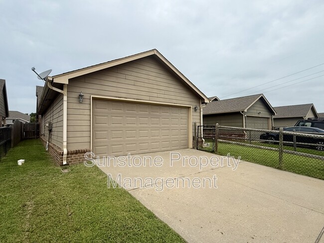 Photo - 4012 W 104th Pl S