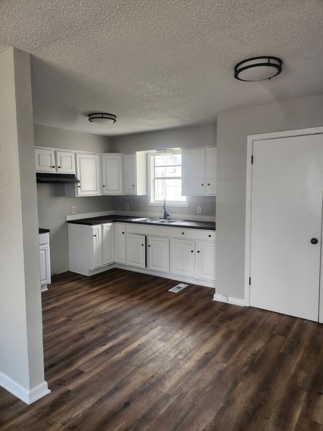 Building Photo - 1130 S Washington Ave