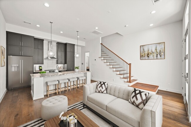 Photo - 2409 Webster St