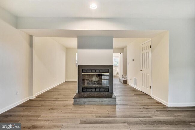 Photo - 13 Janwall Ct