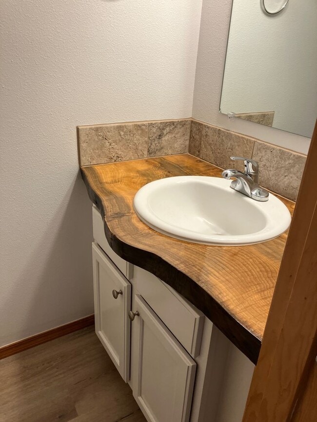 Photo - 3 Bedroom 2 bath house in Newberg