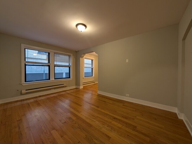 Building Photo - 429 W Roscoe St Unit #425-109