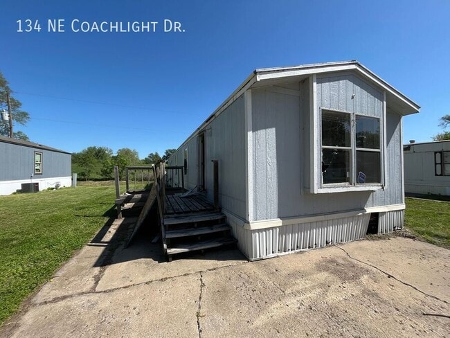 Building Photo - 134 Coachlight Dr
