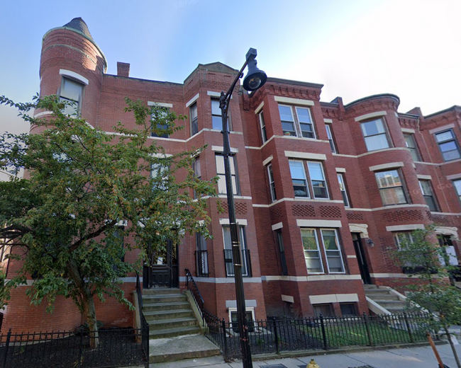 Building Photo - 4 Symphony Rd Rental