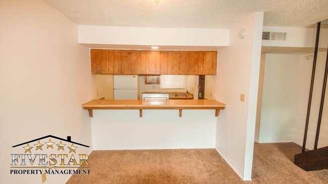 Photo - 201 Jardin Ct Unit B
