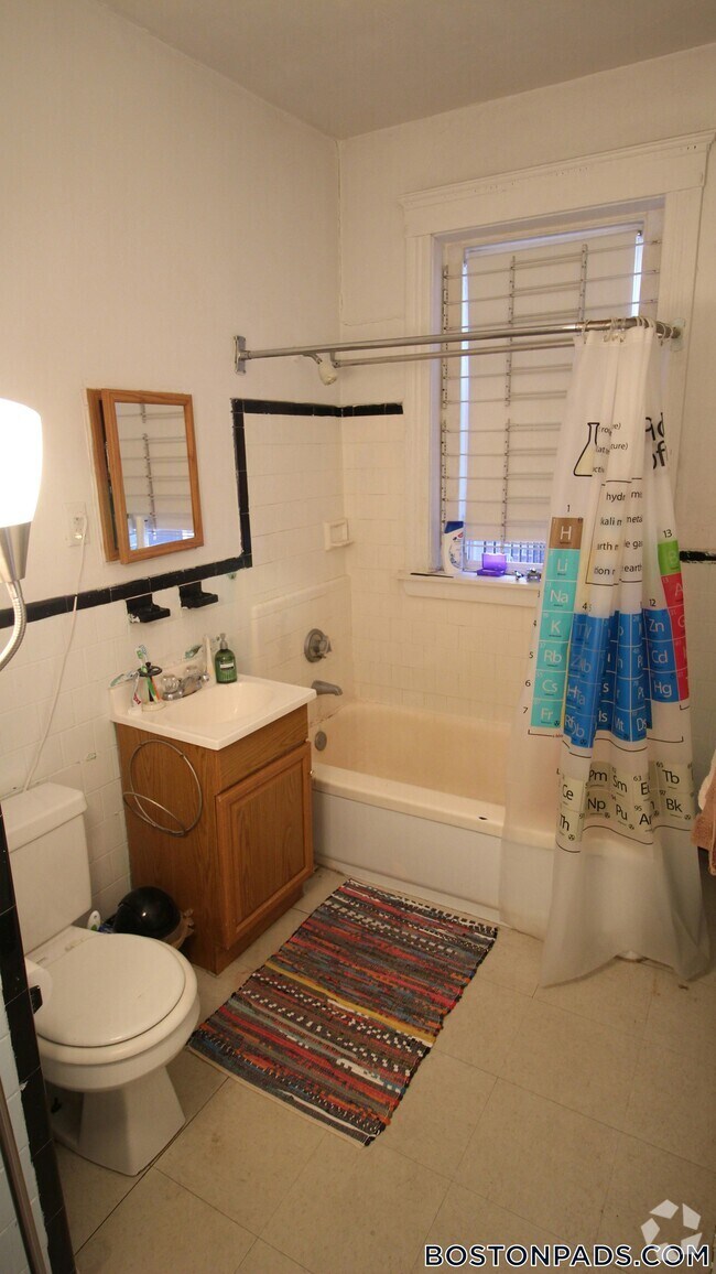 Building Photo - 1381 Commonwealth Ave Unit 8 Rental