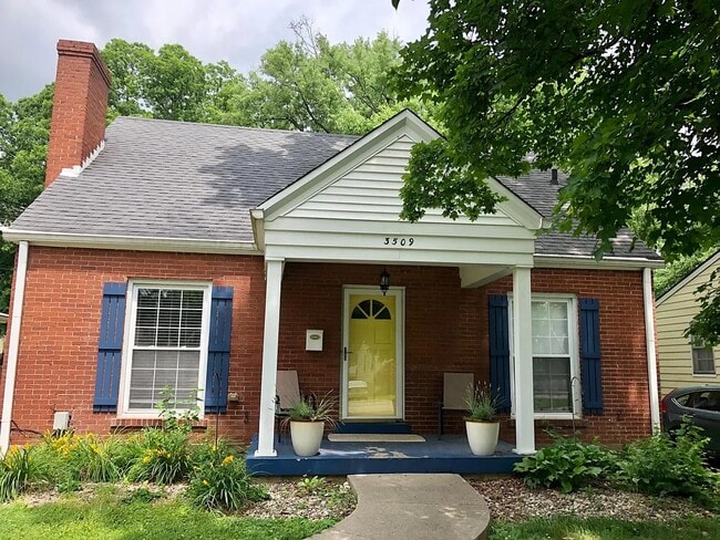 Building Photo - 3509 Warner Ave Rental