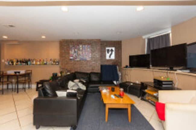 Building Photo - Renovated 4 Bed/2 Bath Right In Allston! Steps From The T and Packard's Corner