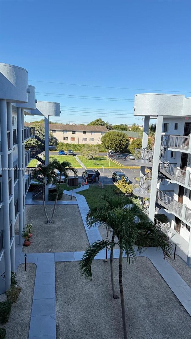 Photo - 5400 W 21st Ct Unit 306