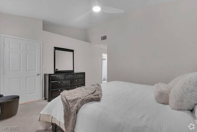 Building Photo - 1545 Lake Placid Terrace Unit 1545 Rental