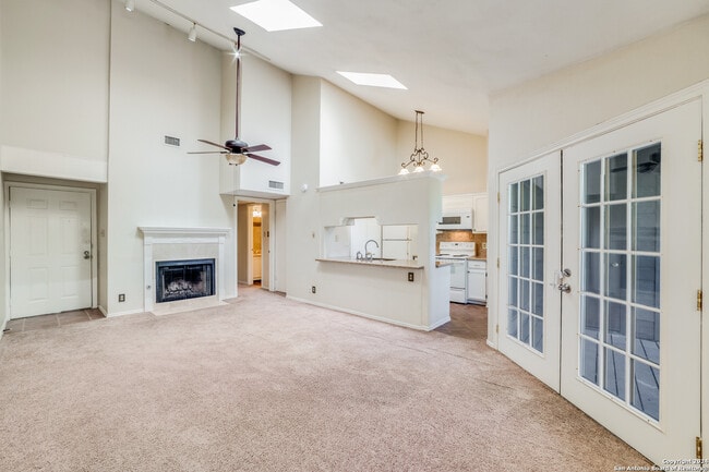 Photo - 8611 Datapoint Dr