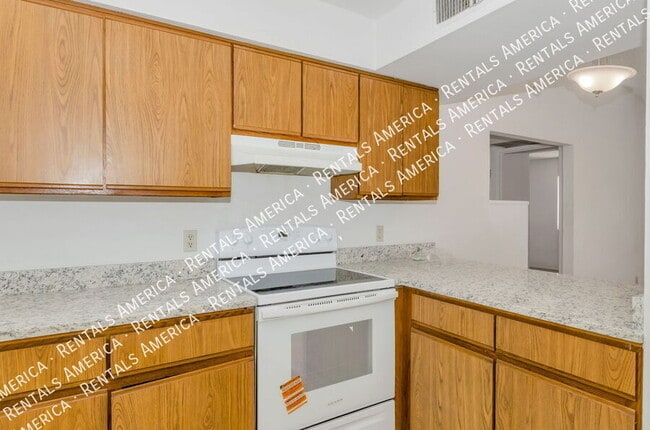 1366 N Riverview Blvd