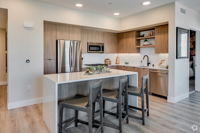 2 BR, 2 BA - Prado West