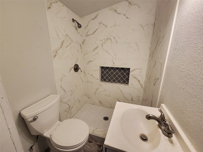 Photo - 3913 Winnie St