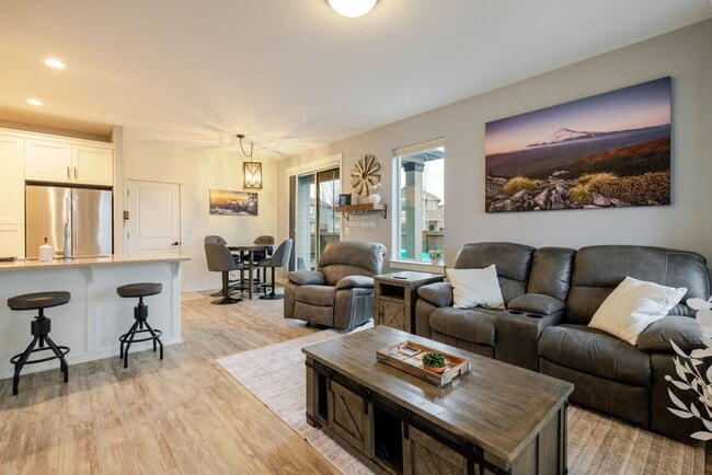 Photo - Charming Redmond Craftsman Retreat – Stylish 3-Bed, 3-Bath Home with Community Amenities