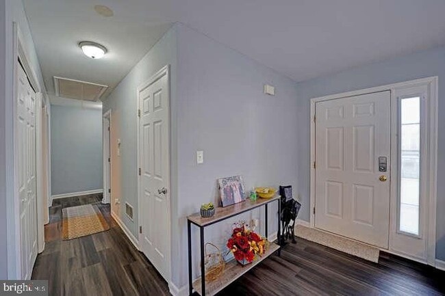 Photo - 110 Fox Dale Dr