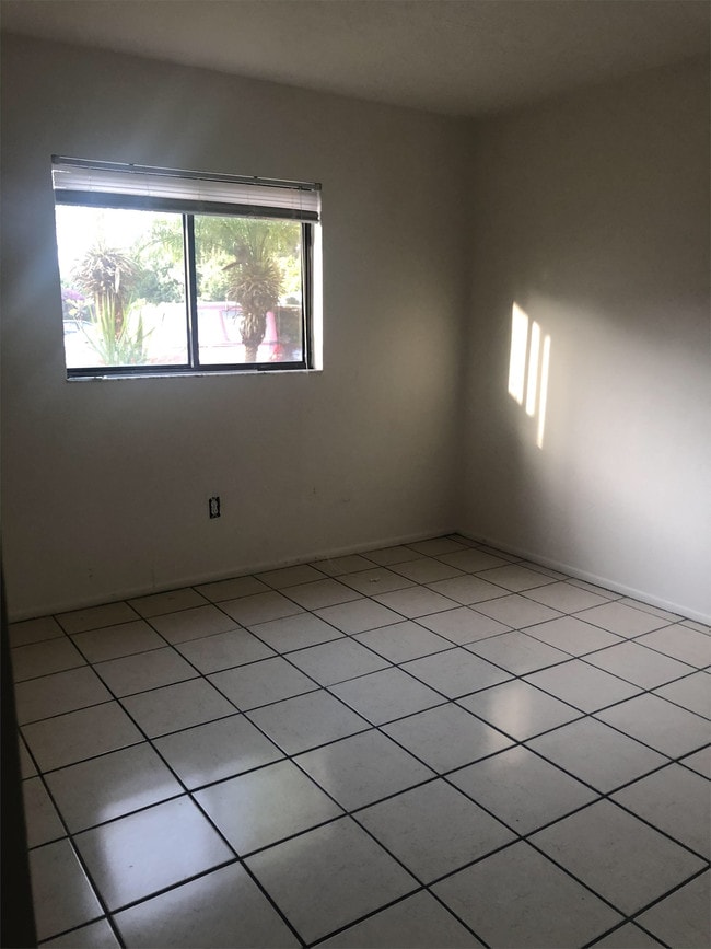 Photo - 2330 Maple Ave Unit 304