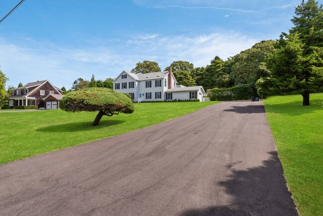 Photo - 20 Underhill Dr