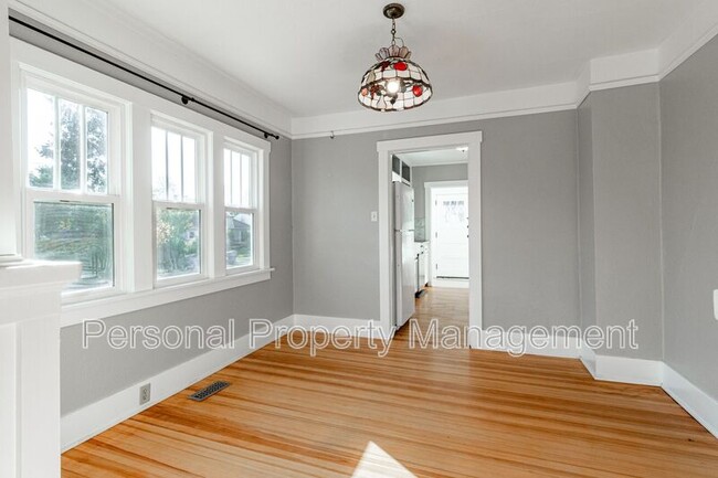 Photo - 3100 H St