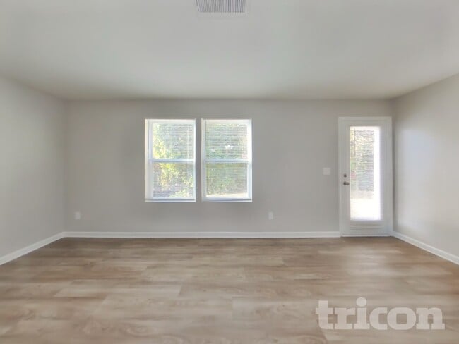 Photo - 1408 Logan Patrick Court