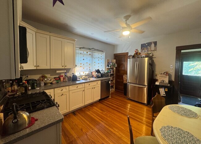 Photo - 8 Foskett St Apartments Unit 2T