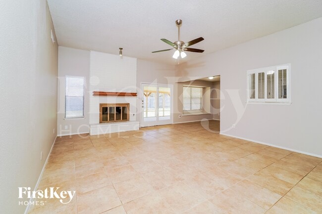 Photo - 1702 Jay Schellman St