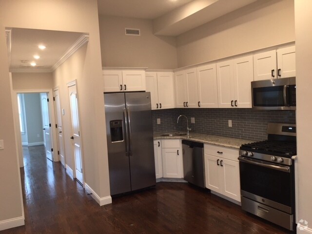 Building Photo - 101 Chelsea St Unit 1 Rental