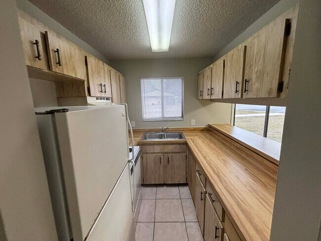 Photo - 3844 NW Huntsboro St Unit 3844 NW Huntsboro St 101