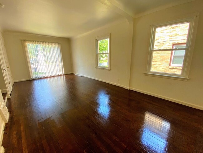 Photo - 853-855 Ballard SE Unit 853 Ballard SE