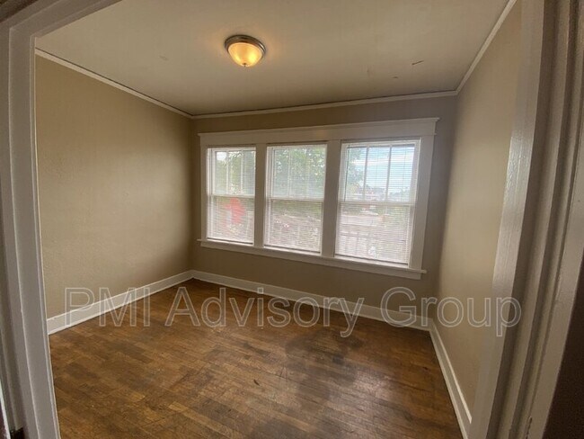 Photo - 509 SW 5th St Unit 3