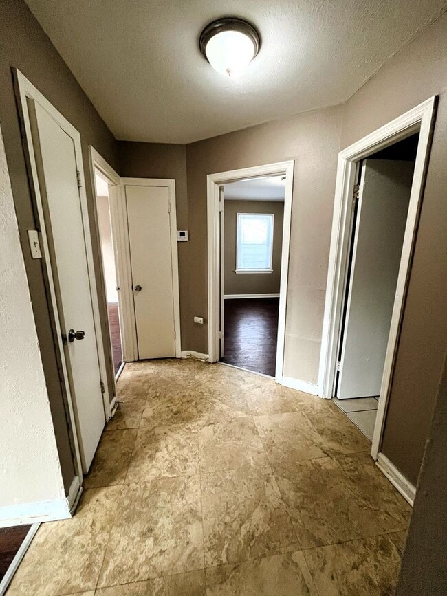 Photo - Spacious 2 bedroom home for Rent