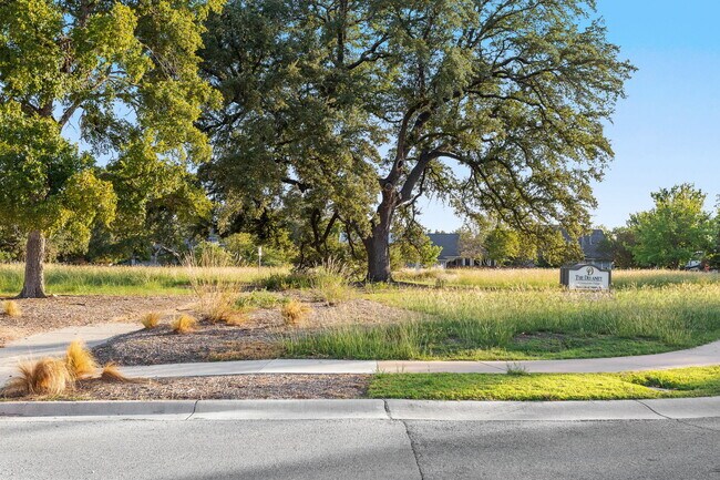 Photo - 313 Greenside Ln