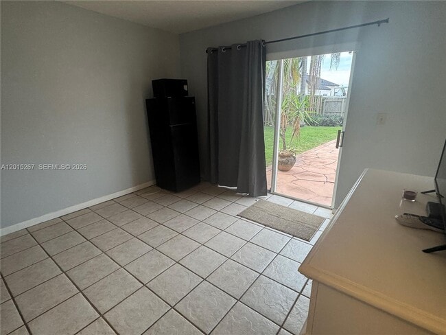 Building Photo - 17016 SW 144th Ct Unit B
