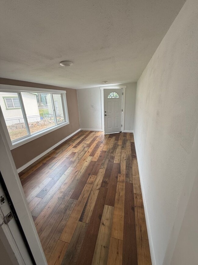 Photo - Updated 2 Bedroom, 1 Bath Home – Quiet Ins...