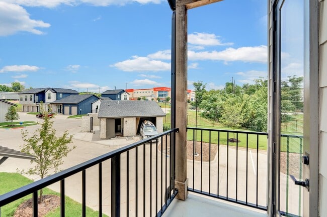 Photo - 1434 Izzy Ln