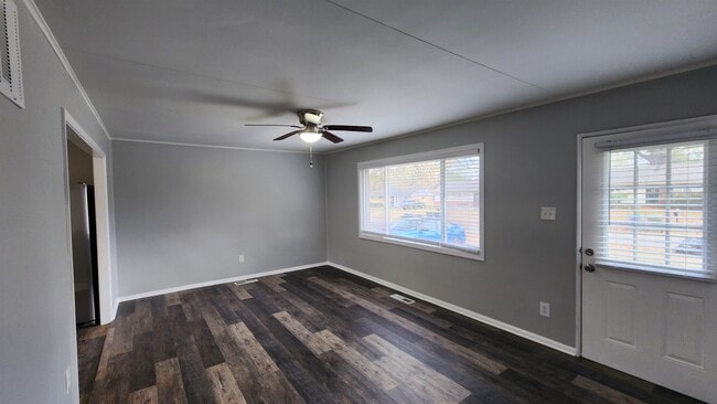 Photo - 395 Mineral Rd