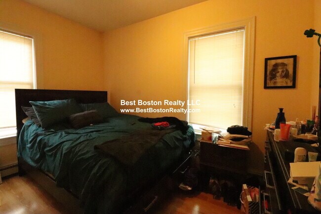 Photo - 27 Portsmouth St Unit 2