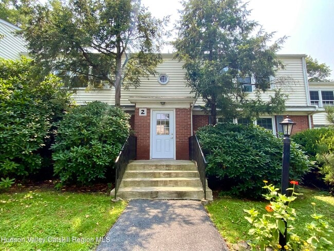 Building Photo - 2 Huguenot St Rental