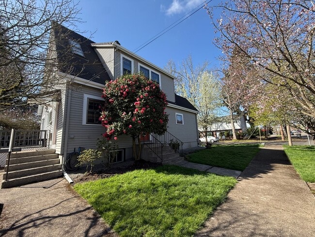 Photo - Charming historic home McMinnville 4 bed / 2.5 bath